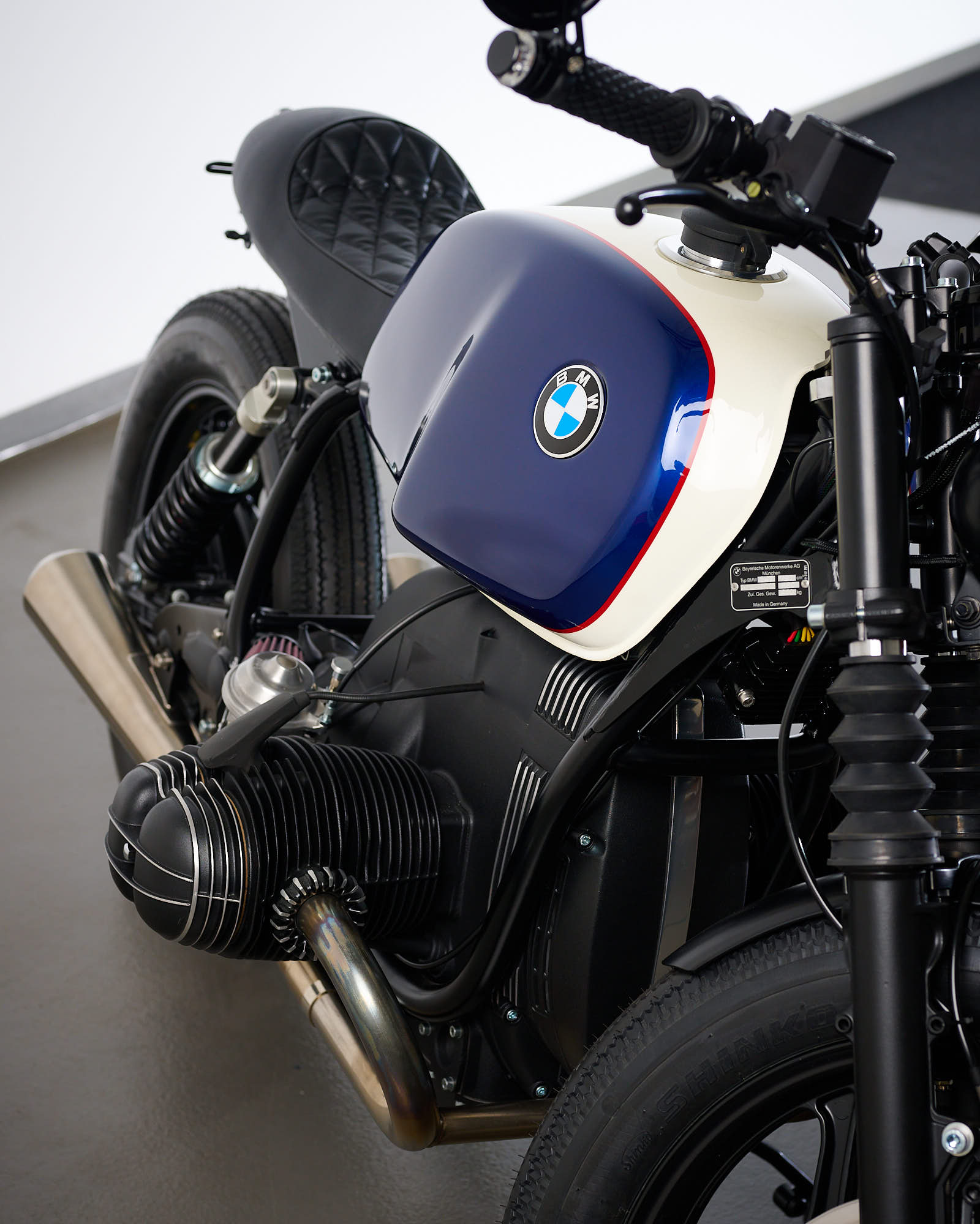 cafe racer BMW R 80 from 1990 tank view in blue and white